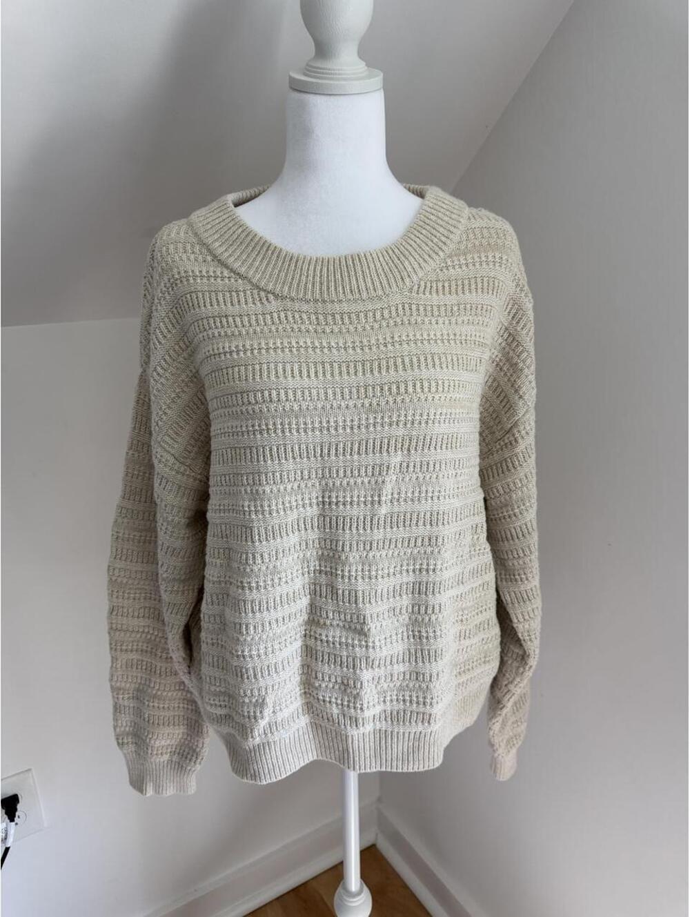 Universal Thread Women's Cream and Tan Jumper